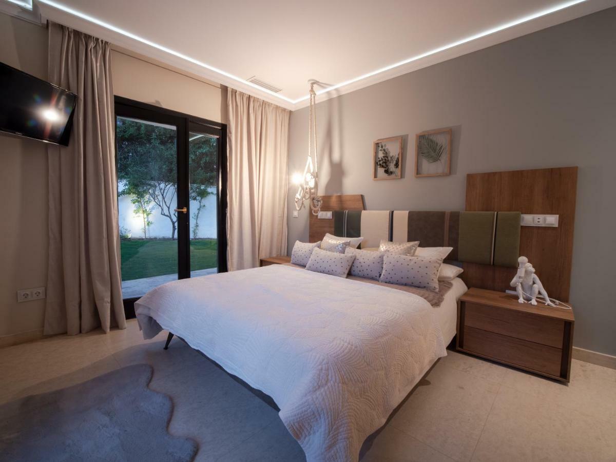 Blue Lagoon Villa *